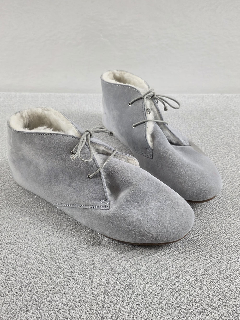Hobes Wooly Boot Dove Grey Suede Shearling Lined W7-7.5 **FLAW